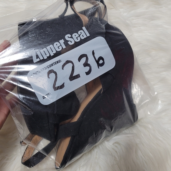 Street Society Black Wedge Sandals Adjustable Straps Business Casual Size 9 - Picture 9 of 9